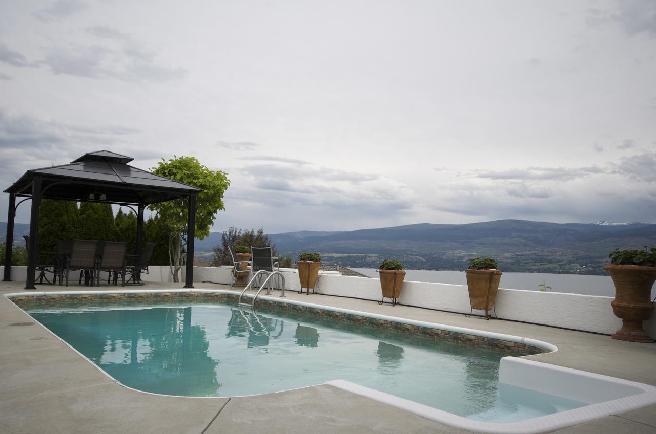 Bella Luna Bed And Breakfast West Kelowna Exteriér fotografie